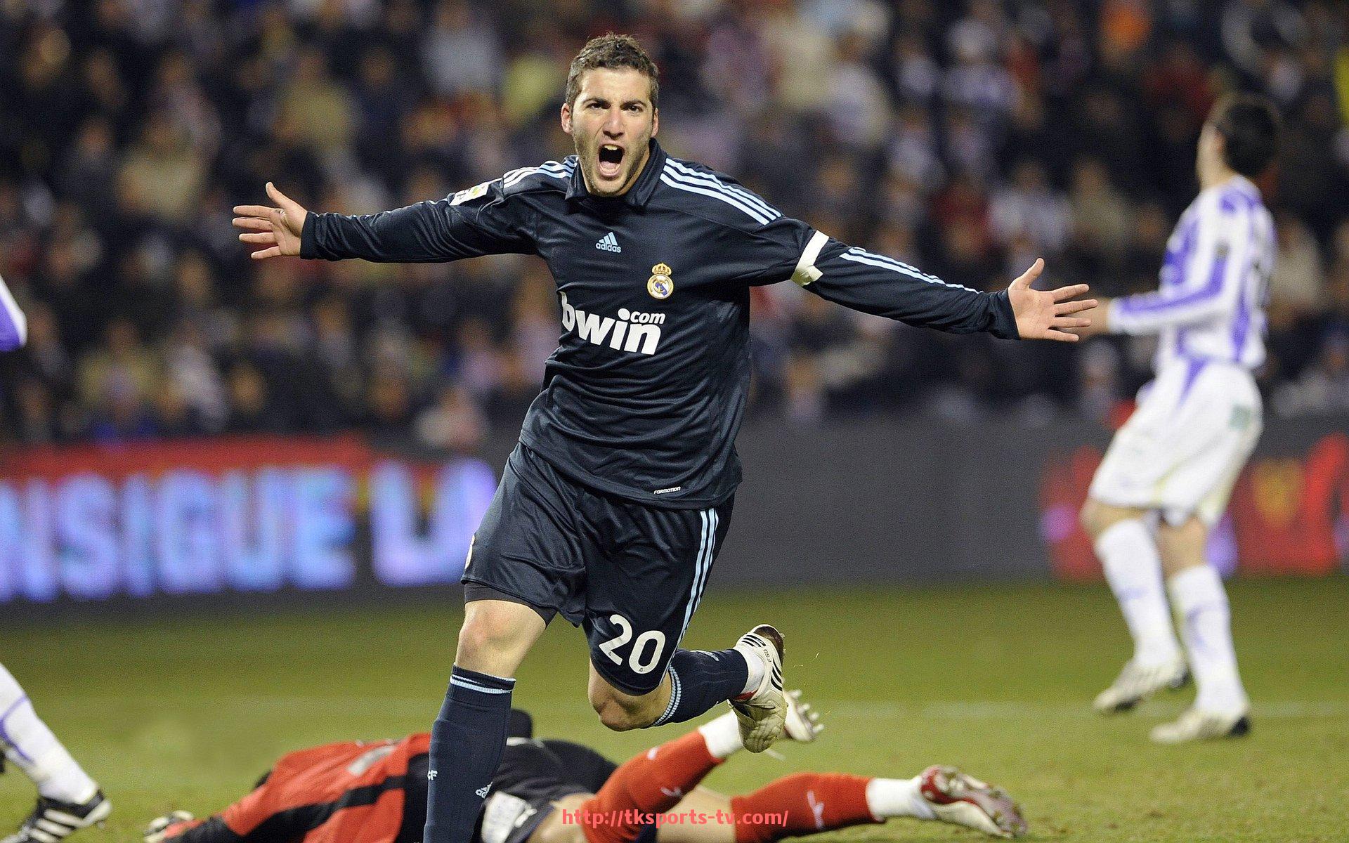 TK体育直播-空场比赛对德甲球队表现和联赛氛围的影响研究